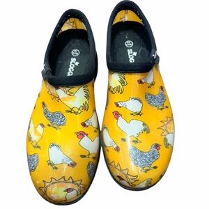 Sloggers Original Garden Shoe- Yellow Chicken Print